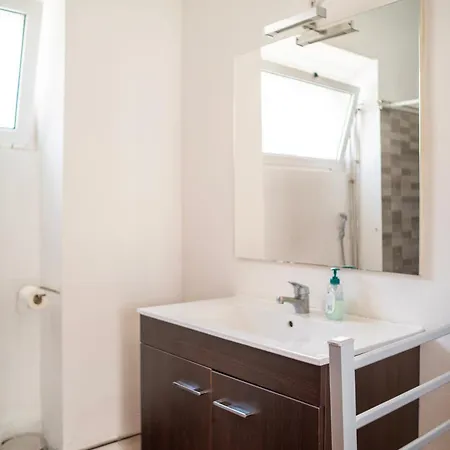 Διαμέρισμα Front House