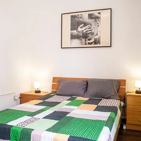 Front House Διαμέρισμα *