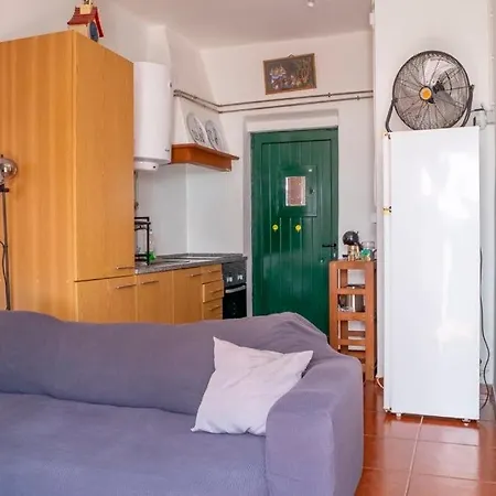 Front House Lisbona
