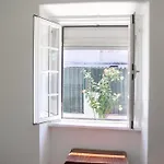Front House Διαμέρισμα *