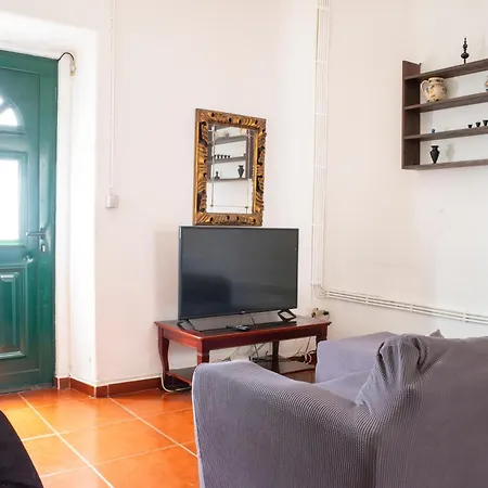 Front House Lisbon