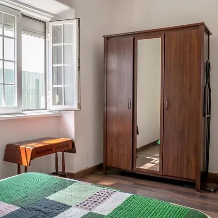 Front House Lisbon